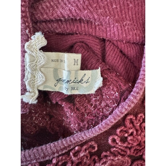 Gimmicks BKE Women M Plum Crochet Lace Front And Shoulders Long Sleeve Tee - Picture 2 of 6